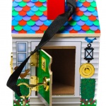 Дидактическая игрушка "Дом с ключами и замками"